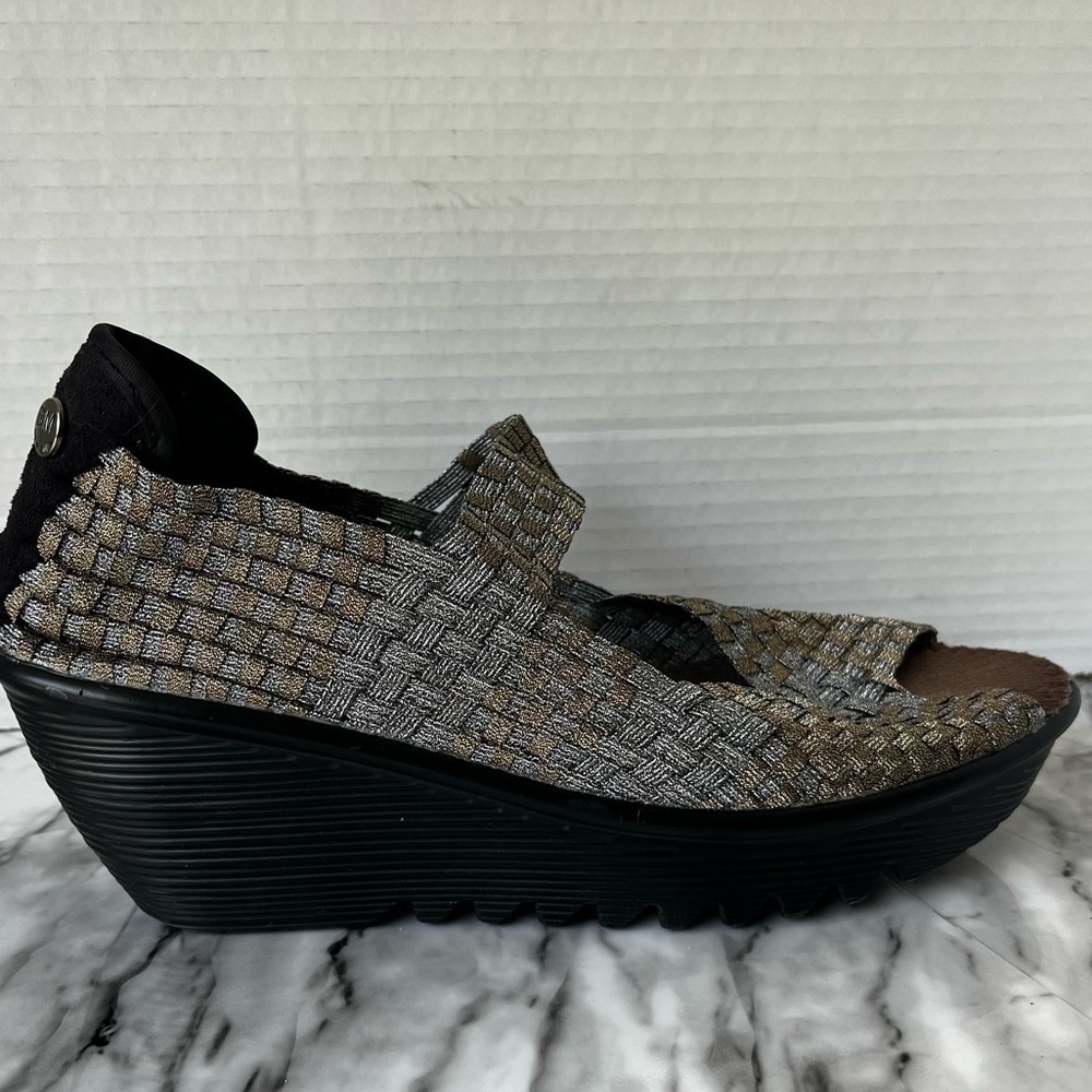 Bernie Mev Lulia open toe wedge heel peep toe woven shoes womenโs size 10